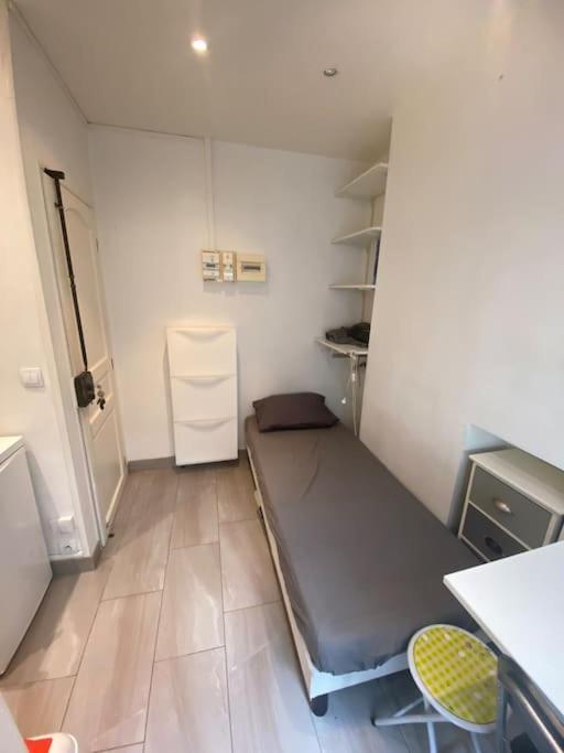 Small Studio Near Eiffel Tower باريس المظهر الخارجي الصورة