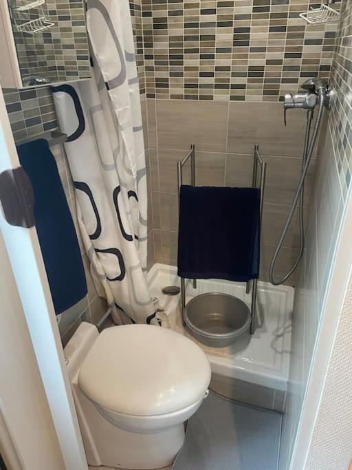 Small Studio Near Eiffel Tower باريس المظهر الخارجي الصورة